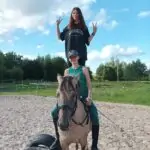 zirgu izjādes berniem Rīgā