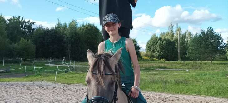 zirgu izjādes berniem Rīgā